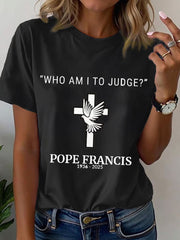 Camiseta Who Am I to Judge para mujer